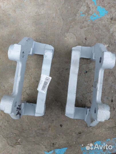 Скобы на суппорт 2112 r14