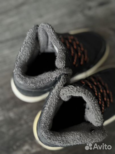 Демисезонные кроссовки Adidas 22