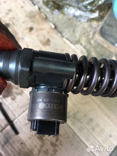 Насос Форсунки 03G130073B VW Touran 2.0tdi