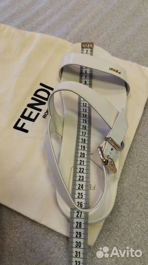 Сандали fendi