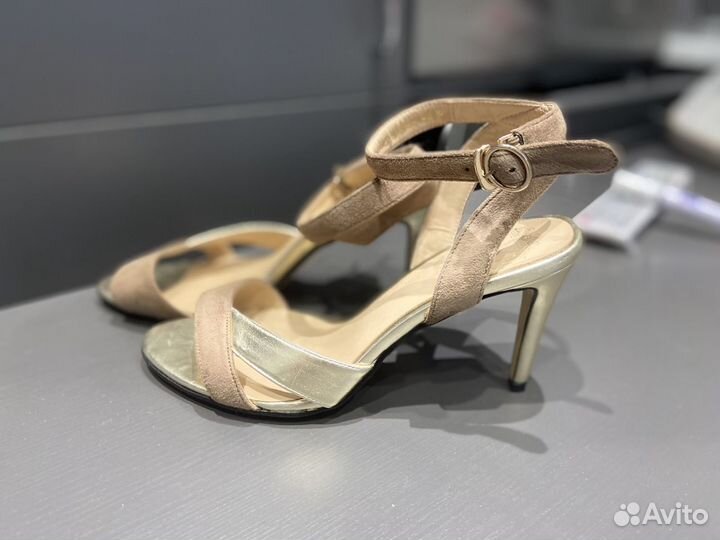 Босоножки женские новые