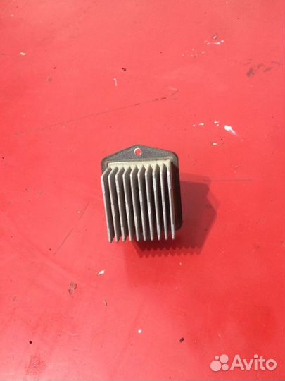 Резистор отопителя Mitsubishi Outlander mitsubishi