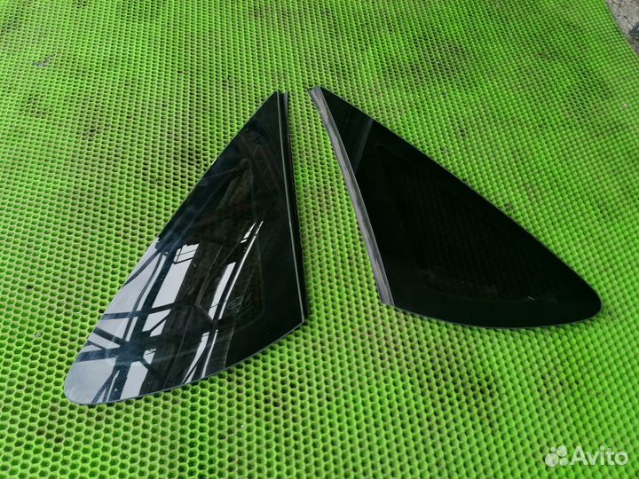 Стекло глухое заднее Форд Focus II 2005-2011