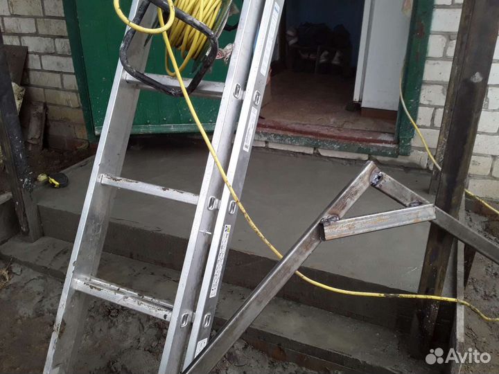 Строительная бригада рабочие