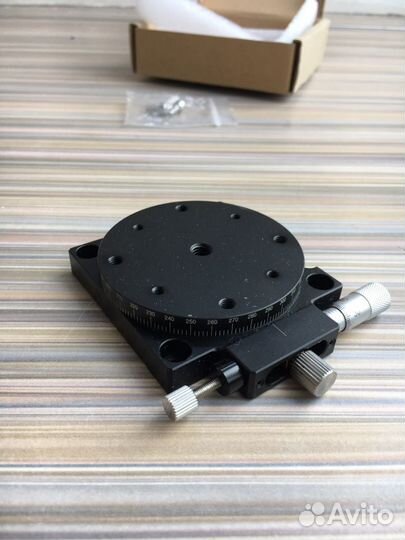 Поворотная ось с микроподачей, поворотный стол