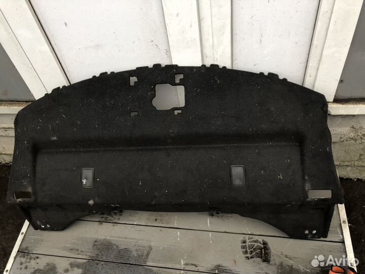 Задняя полка салона Авенсис 2