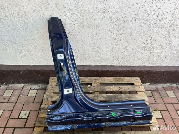 Стойка кузова правая BMW E60