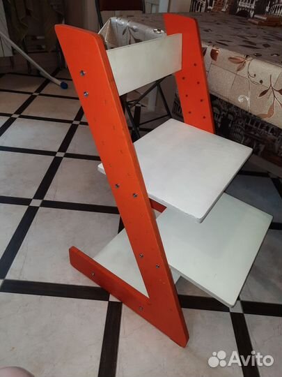 Детский ростовой стул