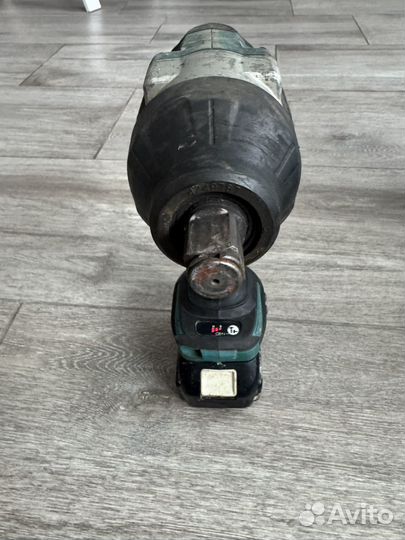 Гайковерт аккумуляторный Makita dtw 1002