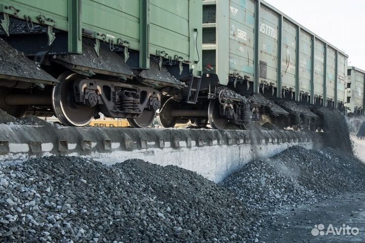 Рабочий на выгрузку вагонов с углем