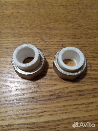 Гайка для подводки воды на колонку