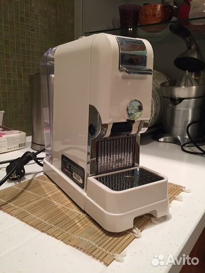 Капсульная кофе-машина Сквизито