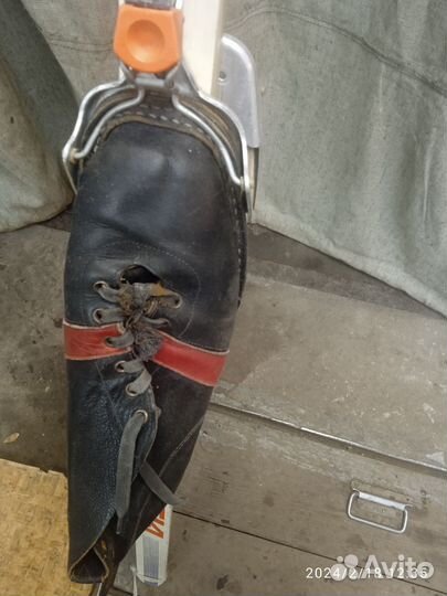 Лыжи беговые с ботинками 44