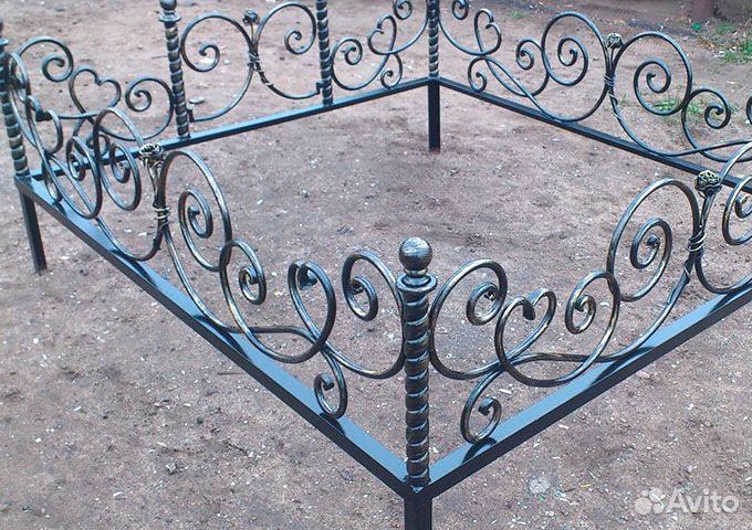 Кованые оградки на могилу