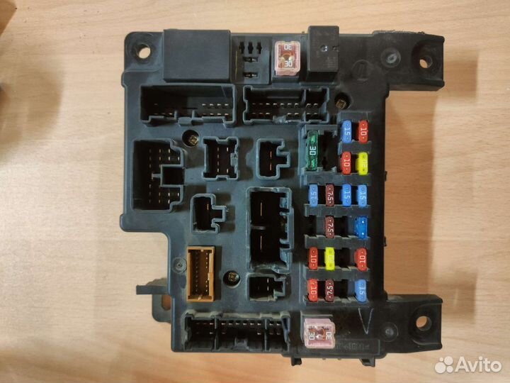 Etacs (блок предохранителей), переключатель левый