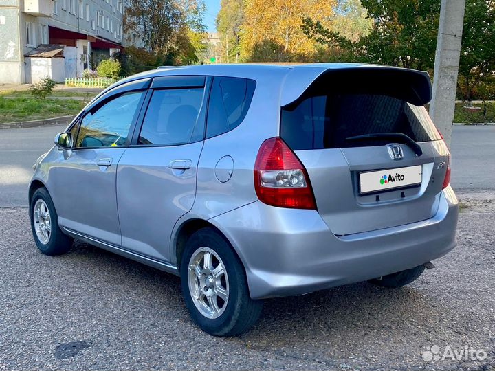 Honda Fit 1.3 CVT, 2001, 185 000 км
