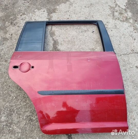 Дверь Volkswagen Touran