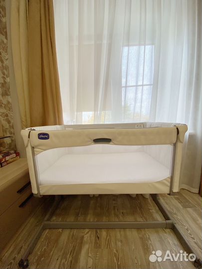 Приставная кроватка chicco next2me magic