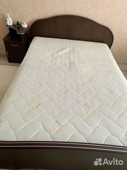 Кровать двухспальная с матрасом бу 140 200