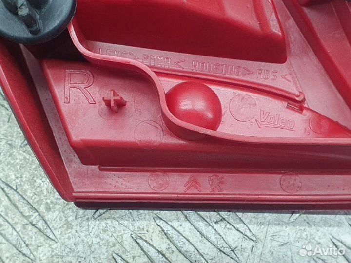 Фонарь задний внутренний правый Peugeot 408 DV6CM