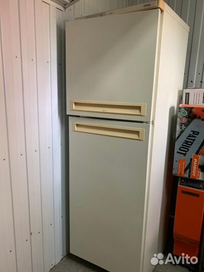 Холодильник Stinol-110 кшд-325/80