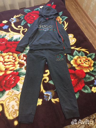 Костюм спортивный