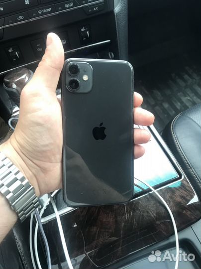 iPhone 11, 64 ГБ