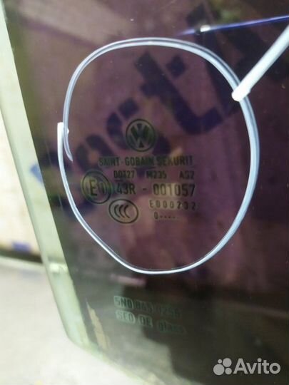 Стекло двери заднее правое Volkswagen Tiguan CBA