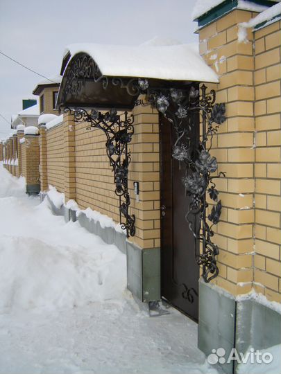 Кованый козырек