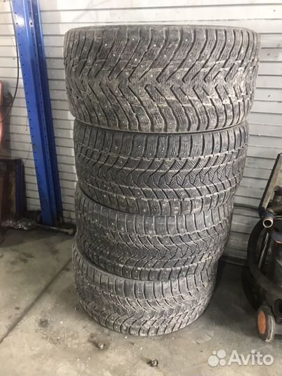 Tri Ace Snow White II 295/35 R21 107H