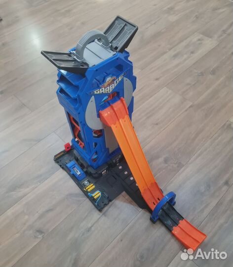Hot wheels Мега Гараж
