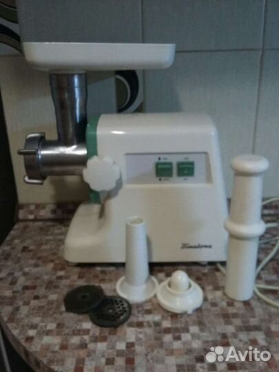 Мясорубка электрическая Binatone