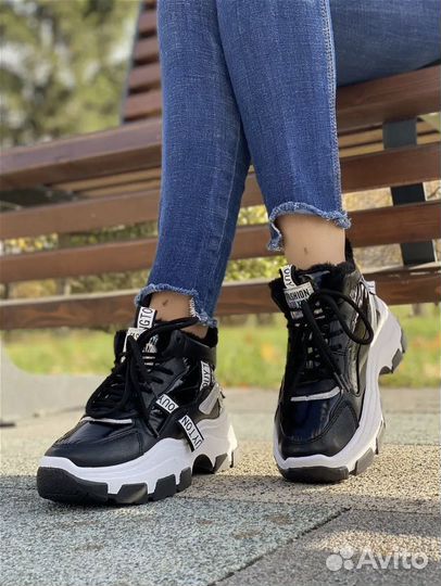 Утепленные зимние кроссовки (37-37.5)