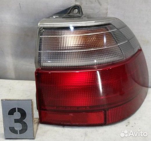 Фонарь задний nissan 220-24703 R Avenir Salute W10