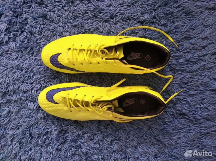 Футбольные бутсы nike