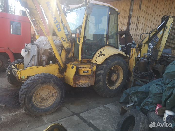 Экскаватор-погрузчик Komatsu WB93R-2, 2001