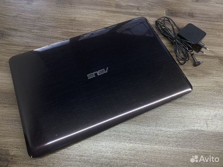 Ноутбук Asus 17.3