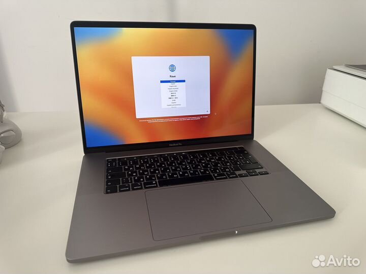 Apple MacBook Pro 16 2019 i9 16 гб 1тб