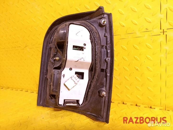 Фонарь задний левый Nissan March/ Micra K11 Дефект