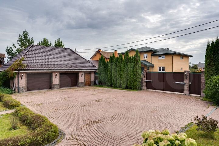 Дом 443 м² на участке 25 сот.