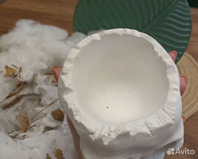 Статуэтка череп из гипса, искусственная паутина