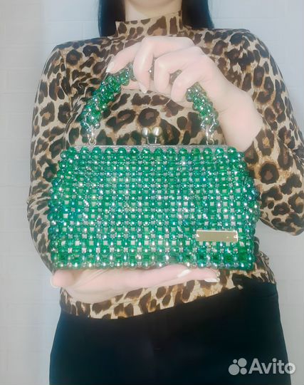 Сумка из зелёных бусин на фермуаре
