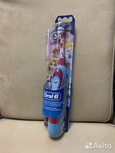 Зубная щетка детская Braun Oral-B (сост.новой)