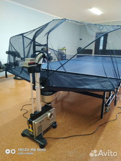 Напольный робот Y&T V-989 для настольного тенниса