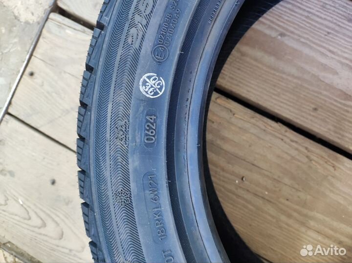 DoubleStar DW02 215/55 R17 94S