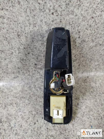 Блок упр. стеклоподьемниками задний левый toyota C