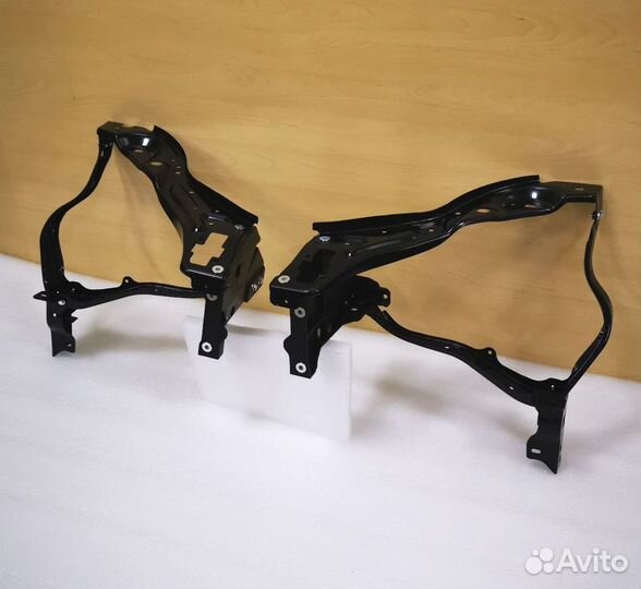 Кронштейн фары правый для мерседес 212 E212