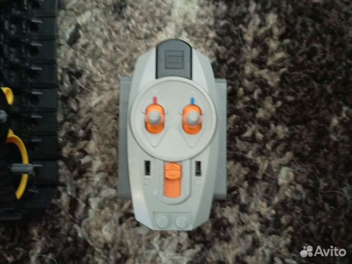 Машина на радиоуправлении lego