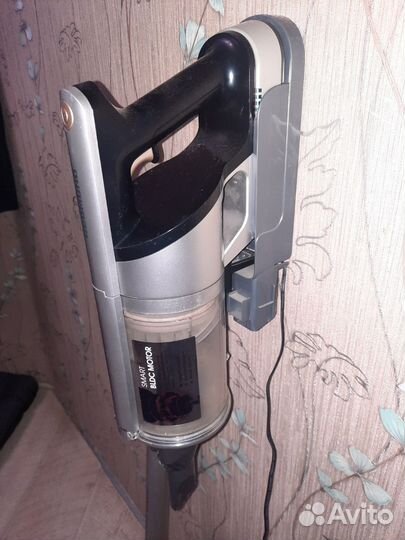 Пылесос ручной Redmond