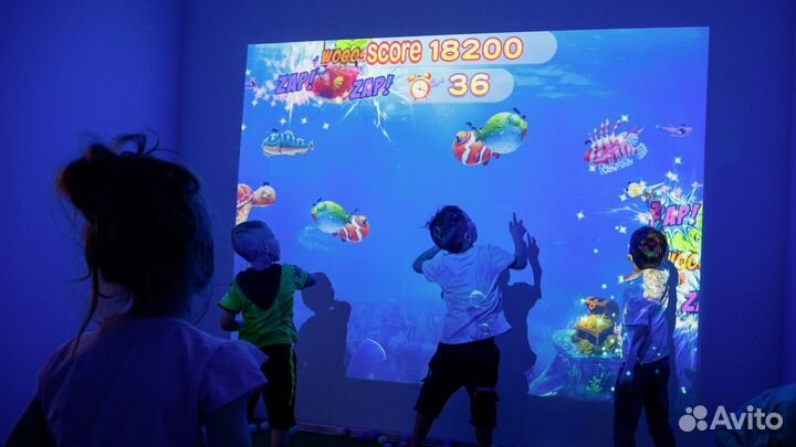 Детская интерактивная игровая стена